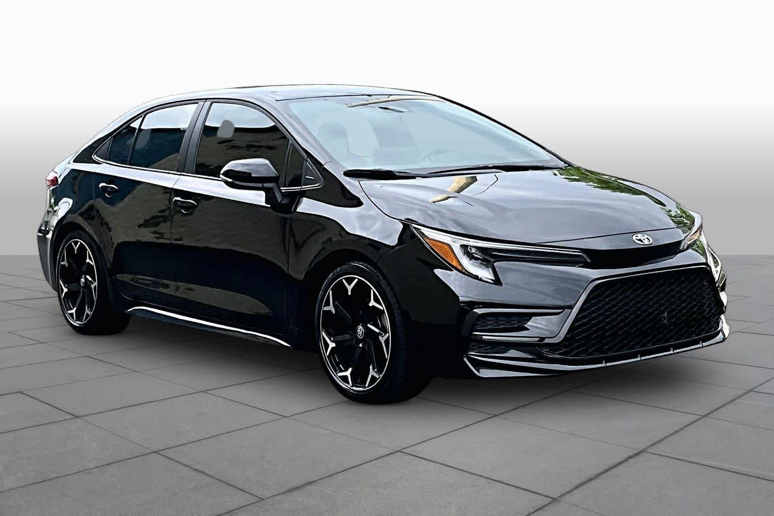 Used 2025 Toyota Corolla FX w/ Convenience Package FWD image 3