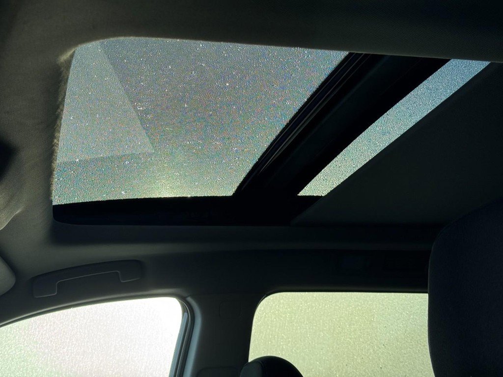 Used 2022 Nissan Pathfinder SV w/ SV Premium Package image 26