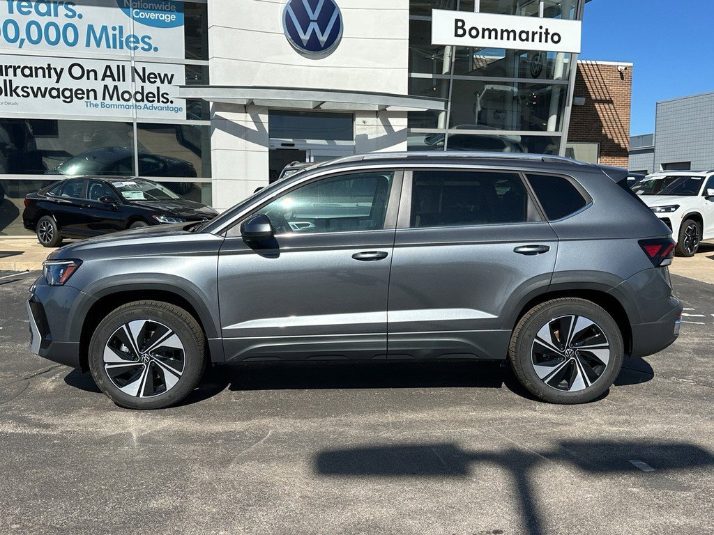 New 2025 Volkswagen Taos SE image 2