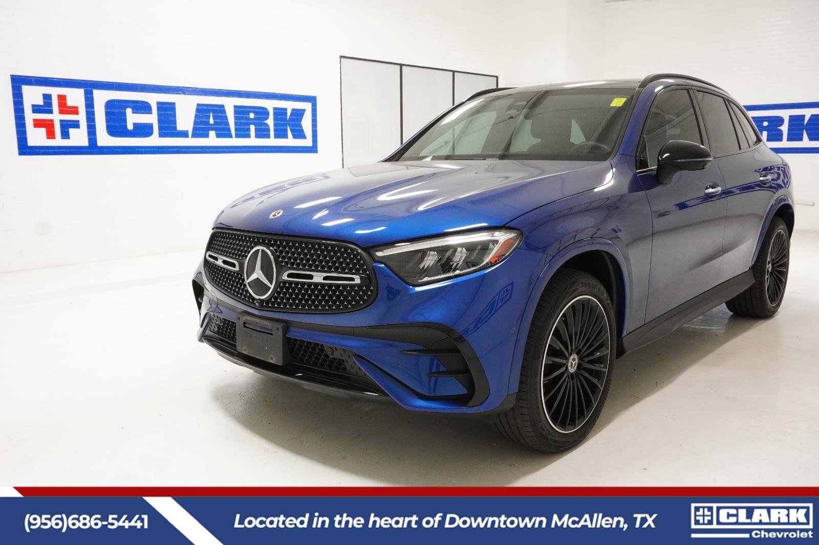 Used 2023 Mercedes-Benz GLC 300 4MATIC image 1