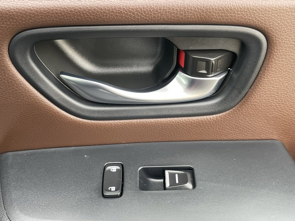 Used 2025 Honda Pilot Elite image 13