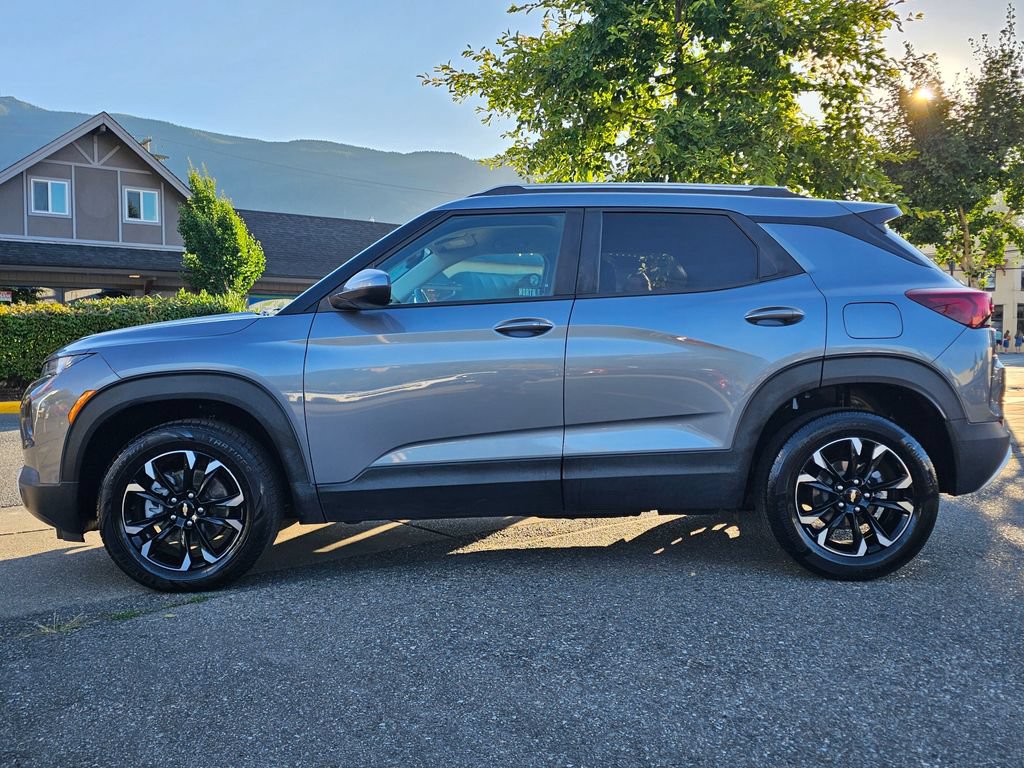 Used 2022 Chevrolet TrailBlazer LT w/ Convenience Package AWD/4WD image 8