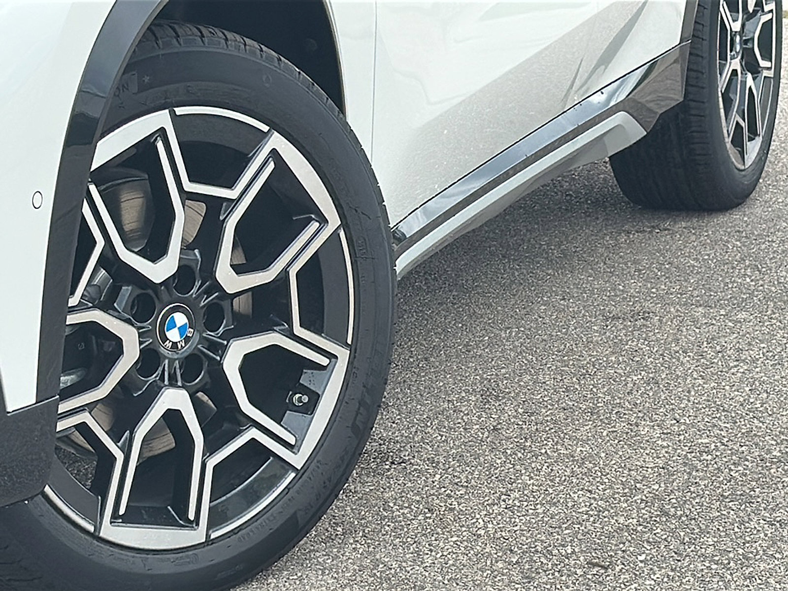 New 2025 BMW X1 xDrive28i w/ Technology Package image 3