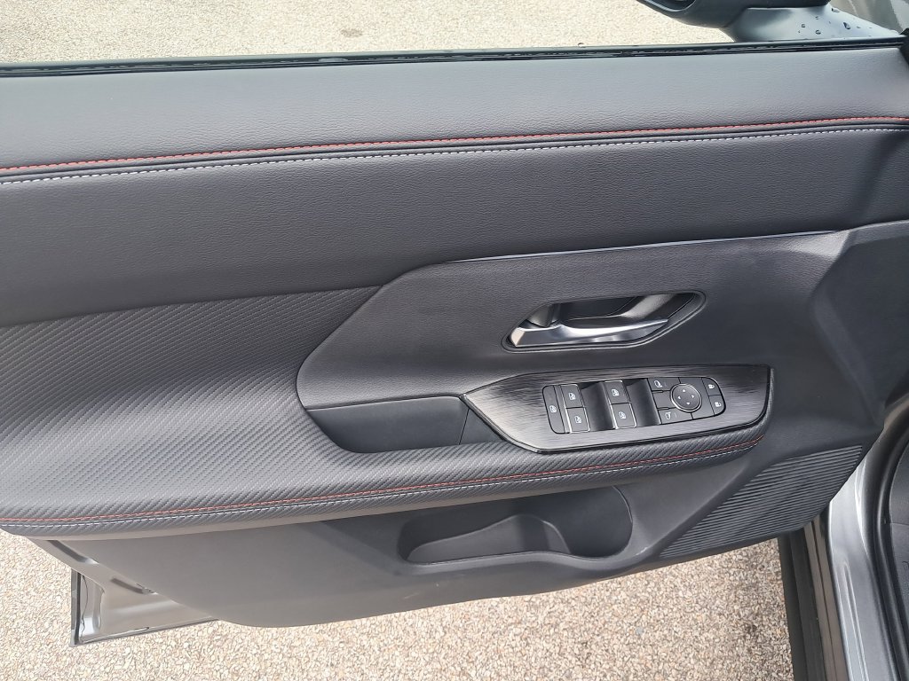 New 2026 Nissan Kicks SR w/ SR Premium Package FWD image 21