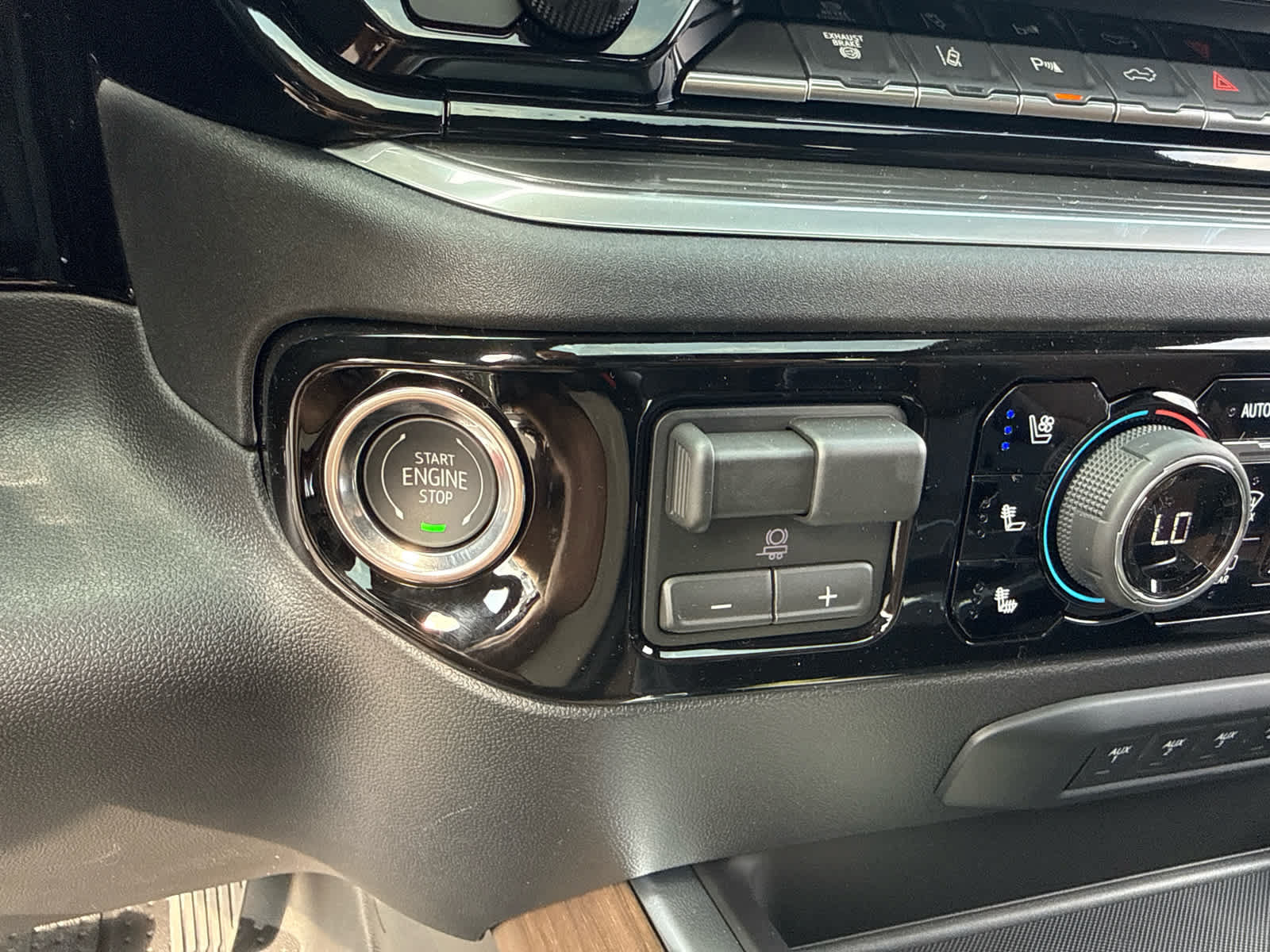 New 2026 Chevrolet Silverado 3500 High Country w/ High Country Premium Package AWD/4WD image 24