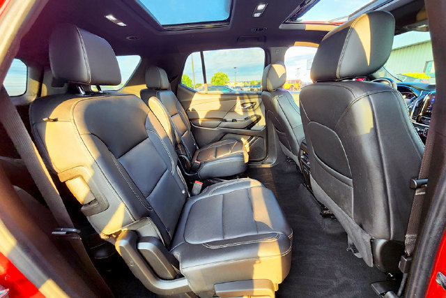 Used 2022 Chevrolet Traverse LT w/ LT Premium Package AWD/4WD image 22