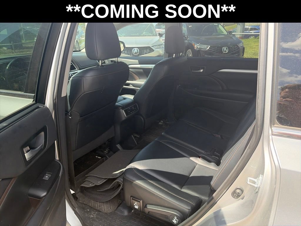 Used 2016 Toyota Highlander XLE AWD/4WD image 9