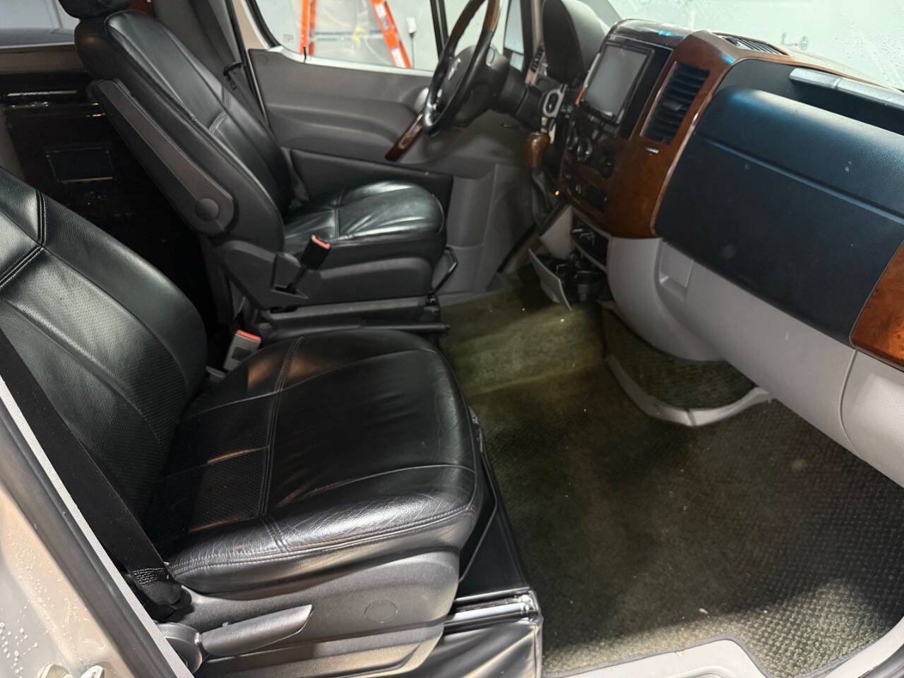 Used 2009 Dodge Sprinter 2500 image 28