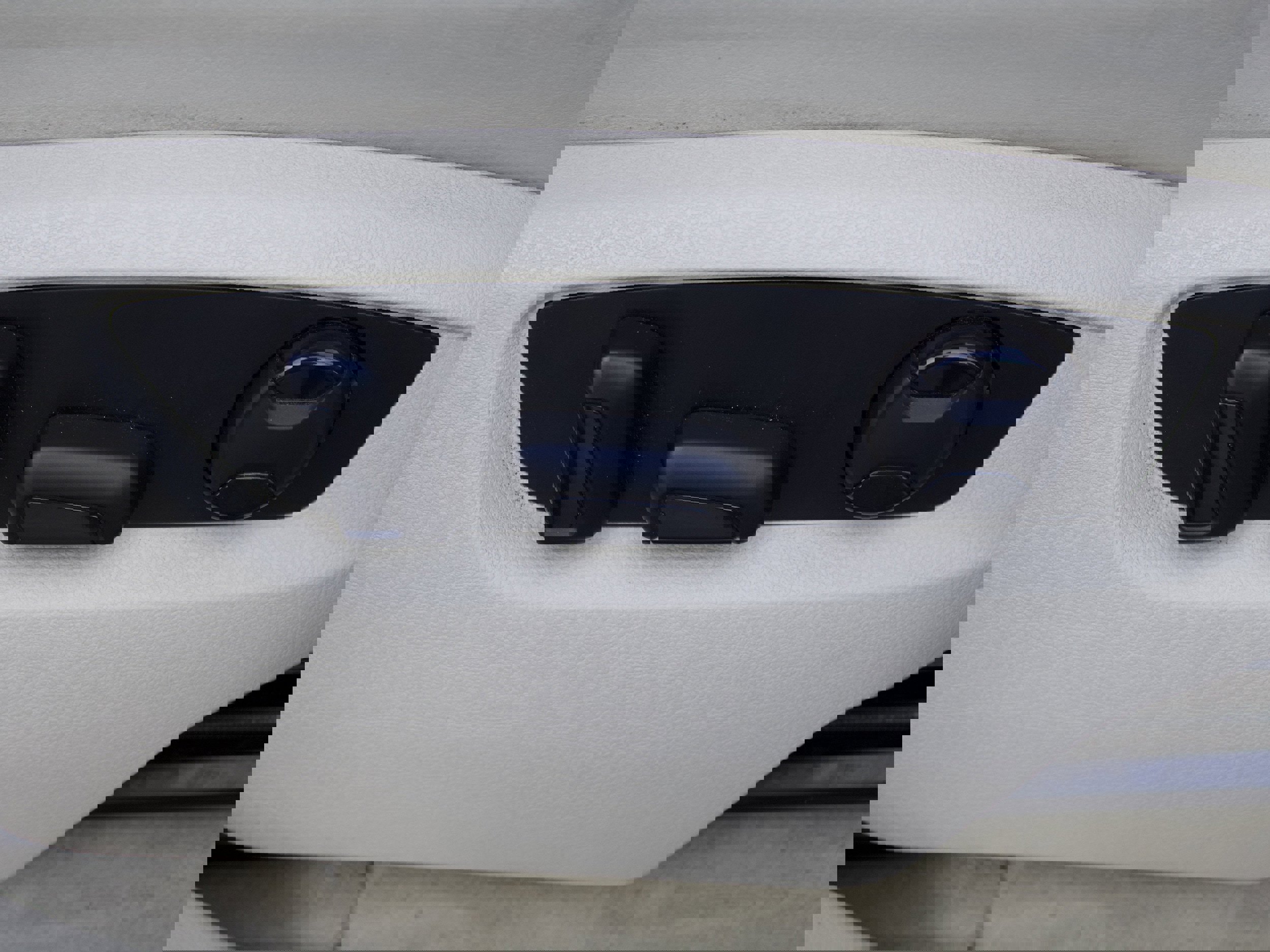 Used 2012 Volkswagen Touareg TDI image 40