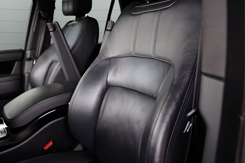 Used 2022 Land Rover Range Rover P525 Westminster Edition image 33