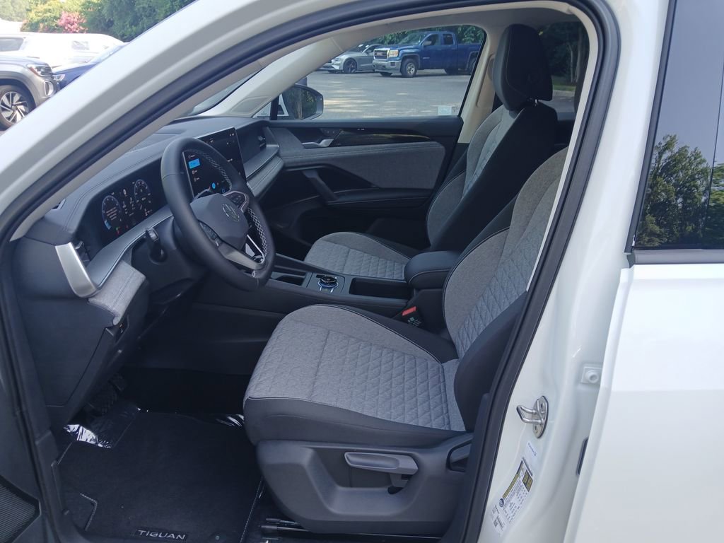 New 2025 Volkswagen Tiguan S image 9