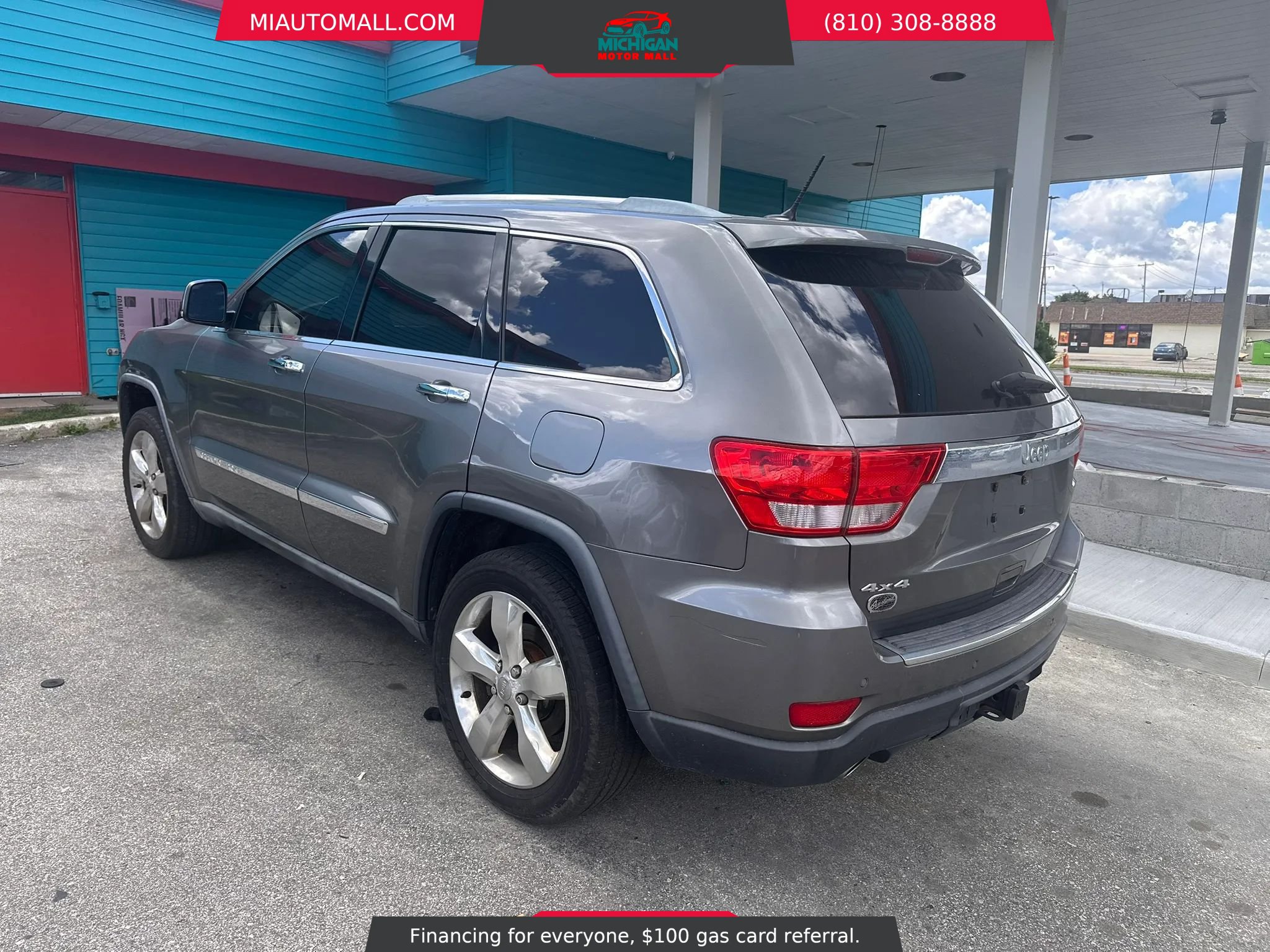 Used 2012 Jeep Grand Cherokee Overland Summit AWD/4WD image 5