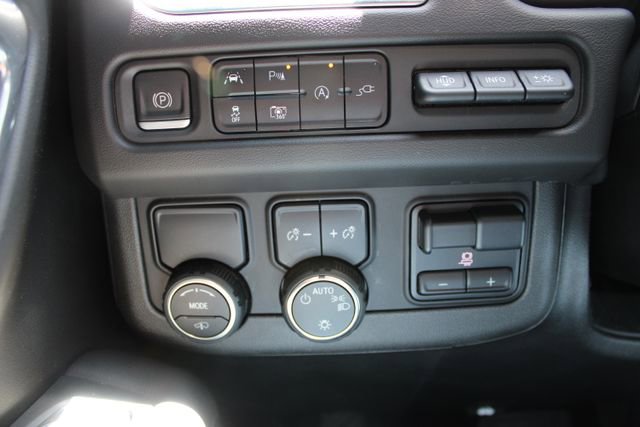 Used 2022 Chevrolet Suburban High Country w/ Max Trailering Package RWD image 28