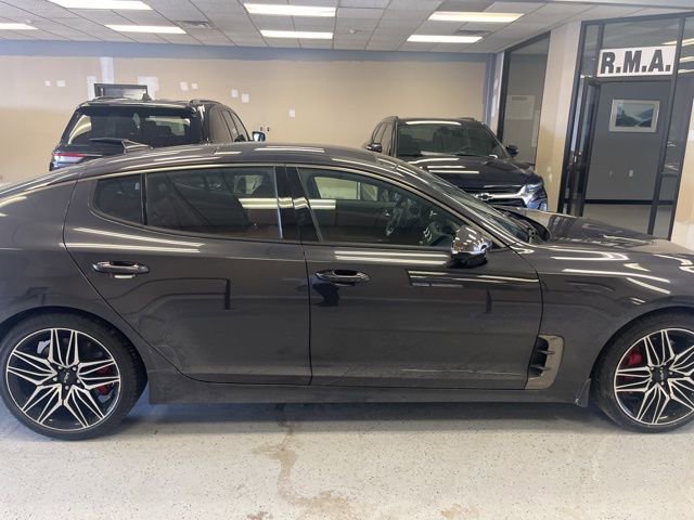 Used 2022 Kia Stinger GT2 w/ Red Interior Color Package image 6
