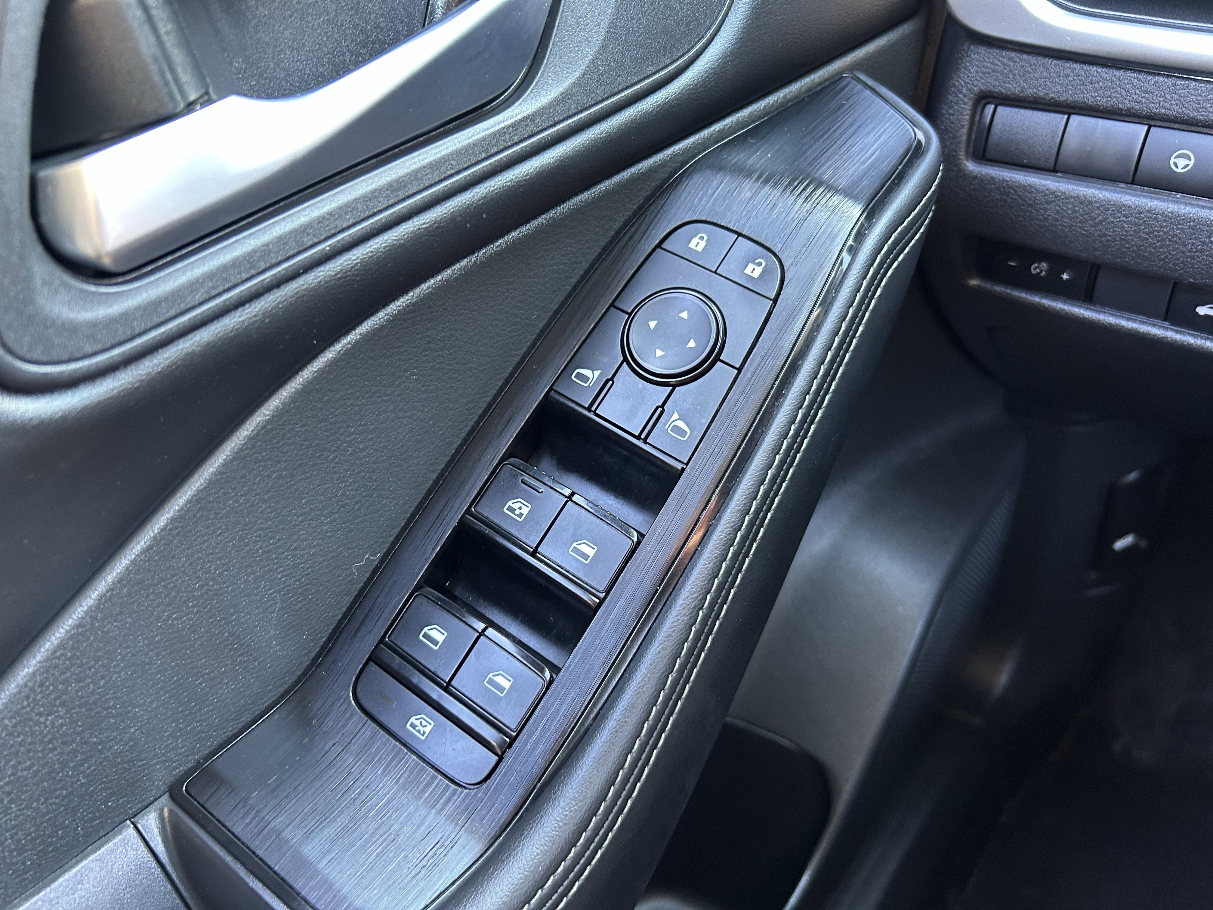 Used 2023 Nissan Rogue SV w/ SV Premium Package AWD/4WD image 20