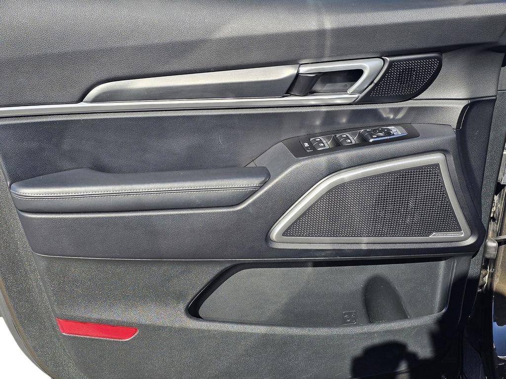 Used 2022 Kia Telluride S image 16