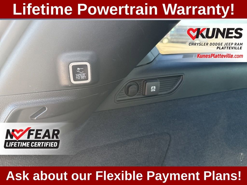 Used 2023 Jeep Grand Cherokee Overland w/ Luxury Tech Group IV image 38