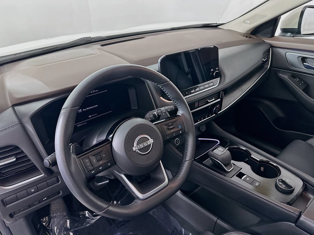 Certified 2023 Nissan Rogue Platinum AWD/4WD image 14