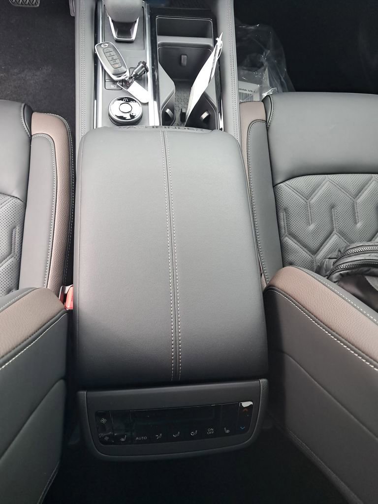 New 2026 Nissan Pathfinder Platinum w/ Lighting Package image 27