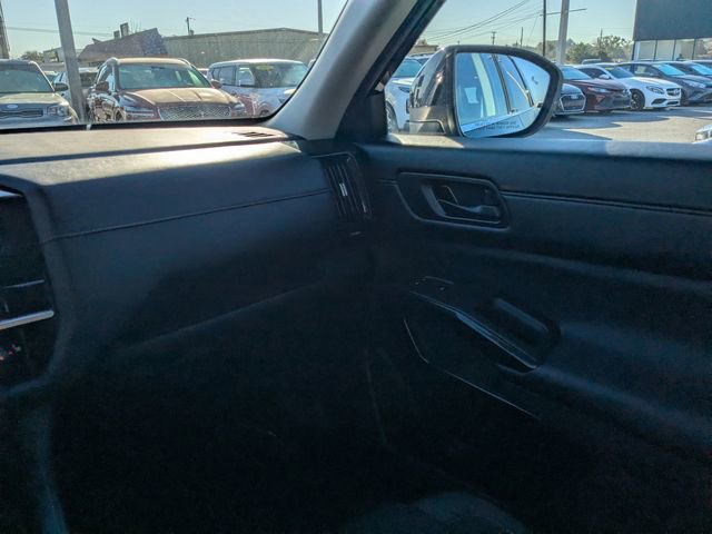 Used 2025 Nissan Pathfinder SV image 16