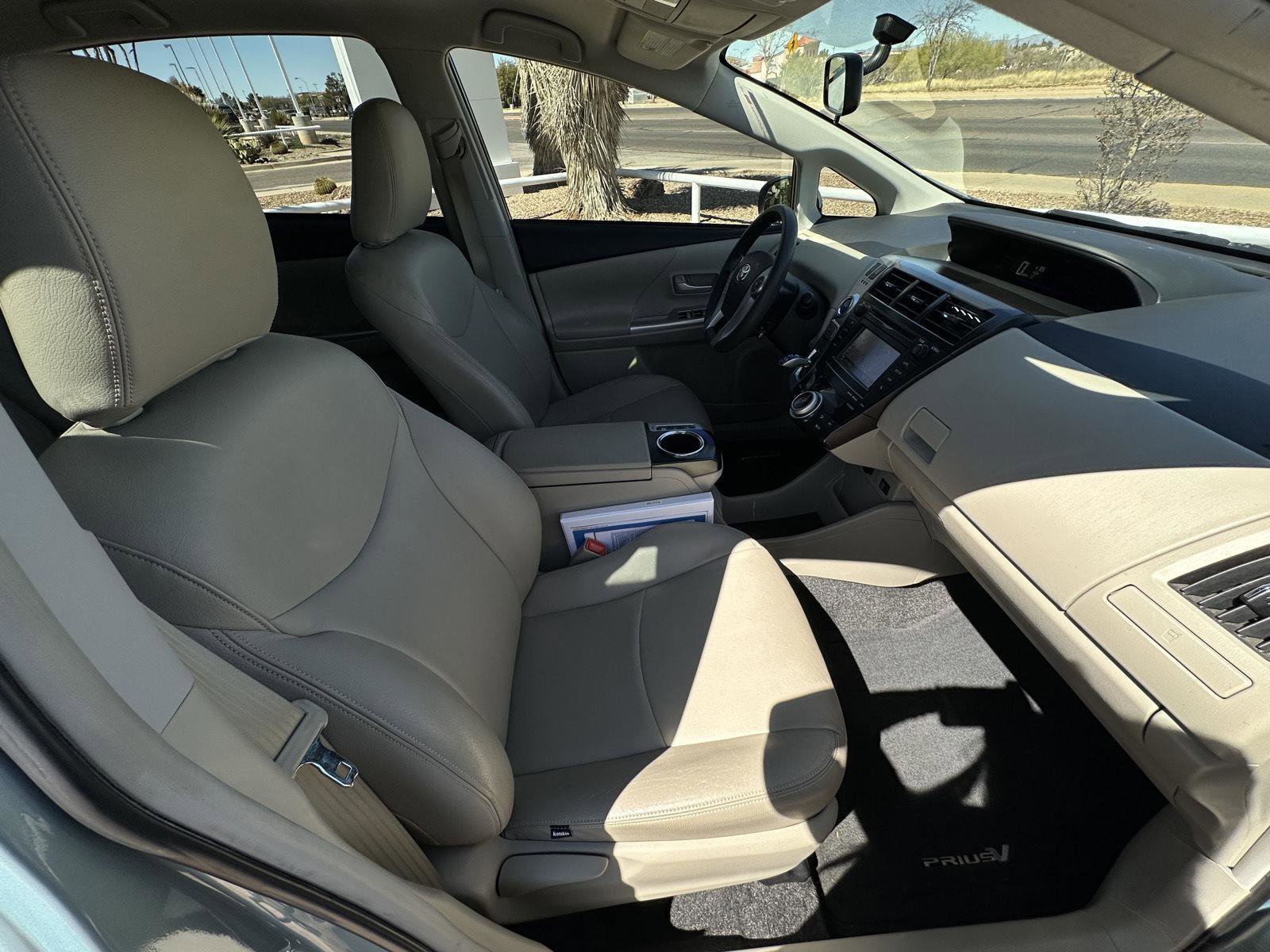 Used 2014 Toyota Prius V Three image 21