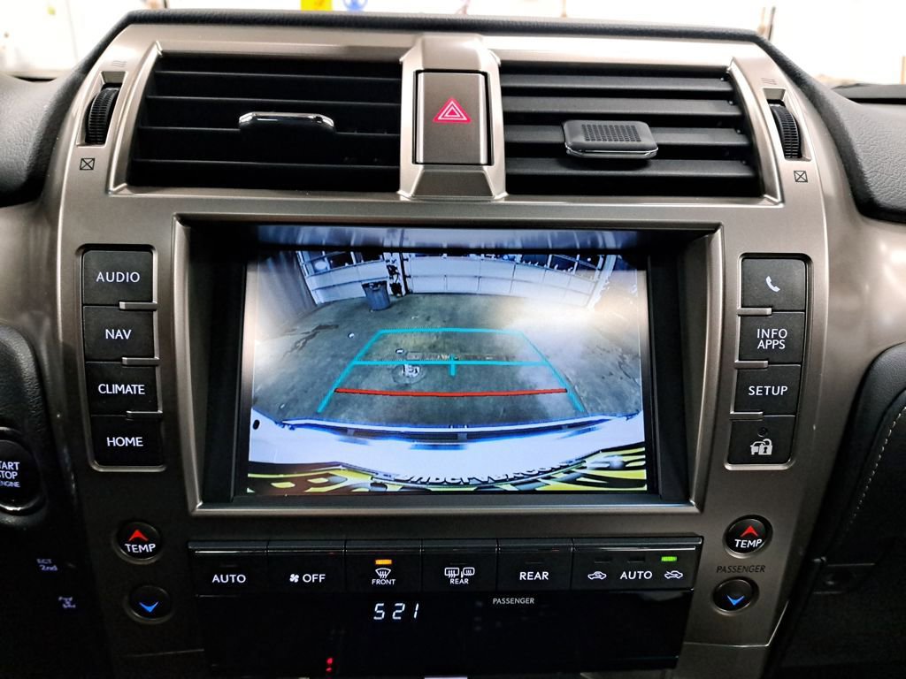 Used 2021 Lexus GX 460 Premium w/ Accessory Package image 24