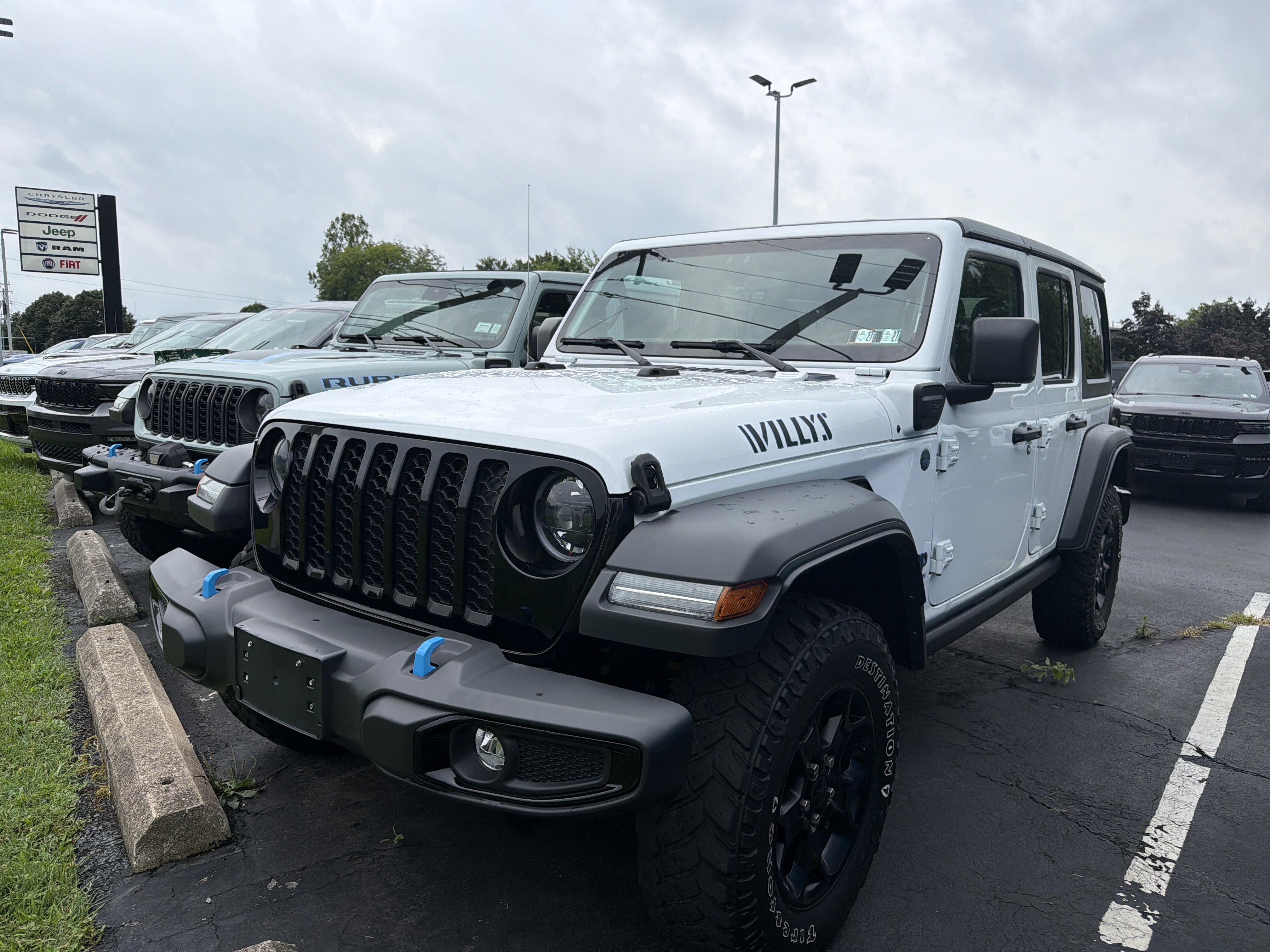 Certified 2023 Jeep Wrangler Unlimited w/ Cold Weather Group AWD/4WD image 3
