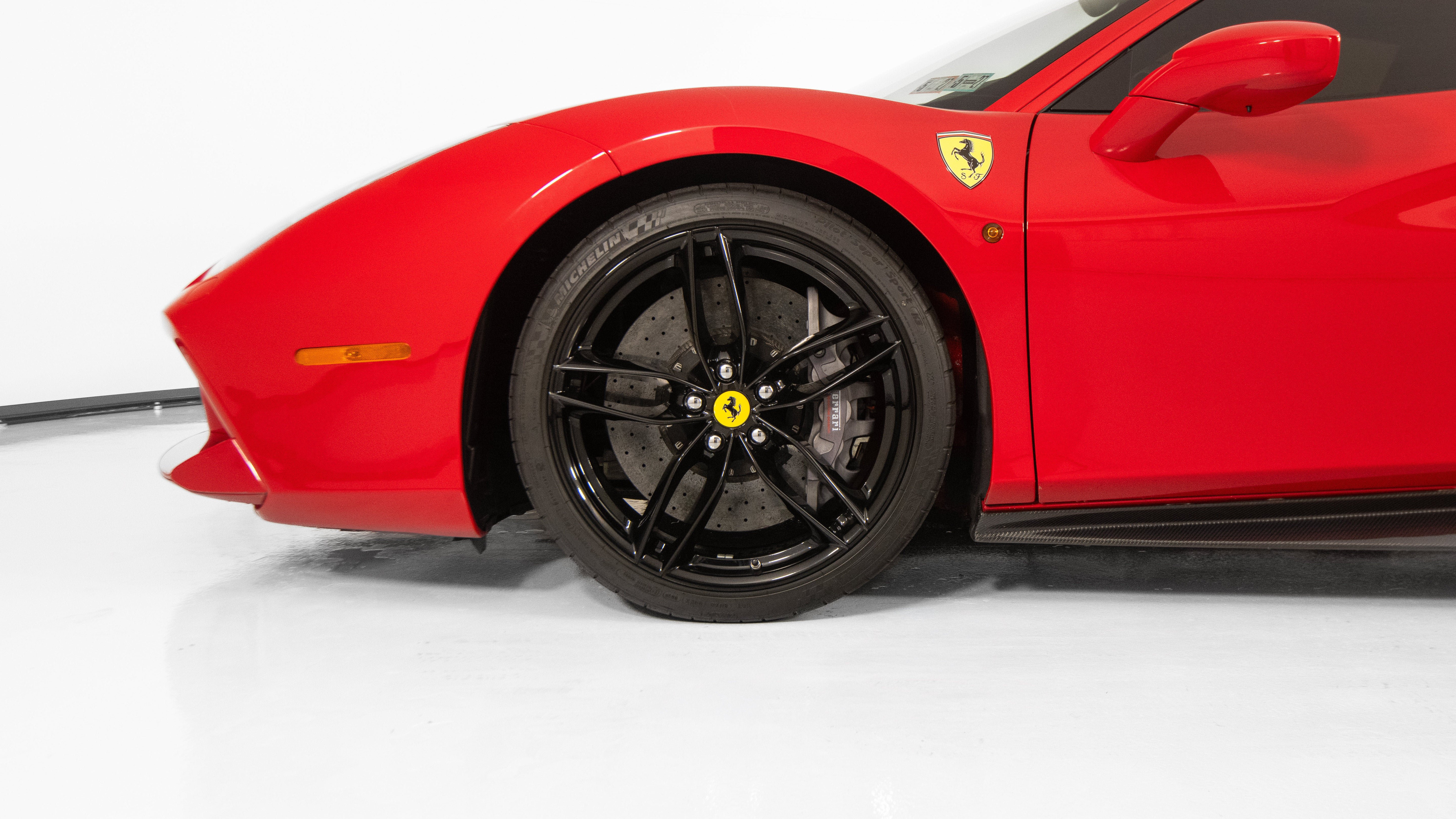 Certified 2018 Ferrari 488 GTB RWD image 9