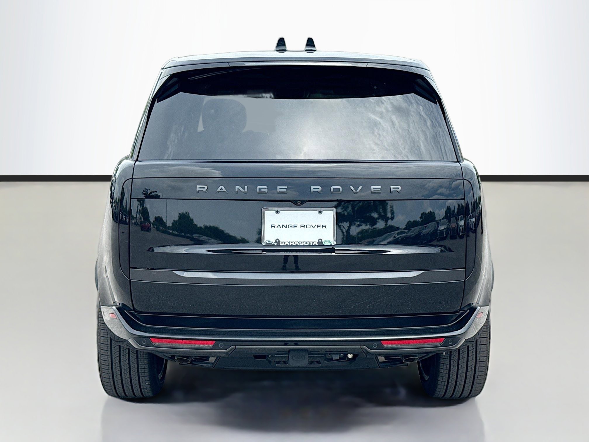 New 2026 Land Rover Range Rover Long Wheelbase SE AWD/4WD image 4
