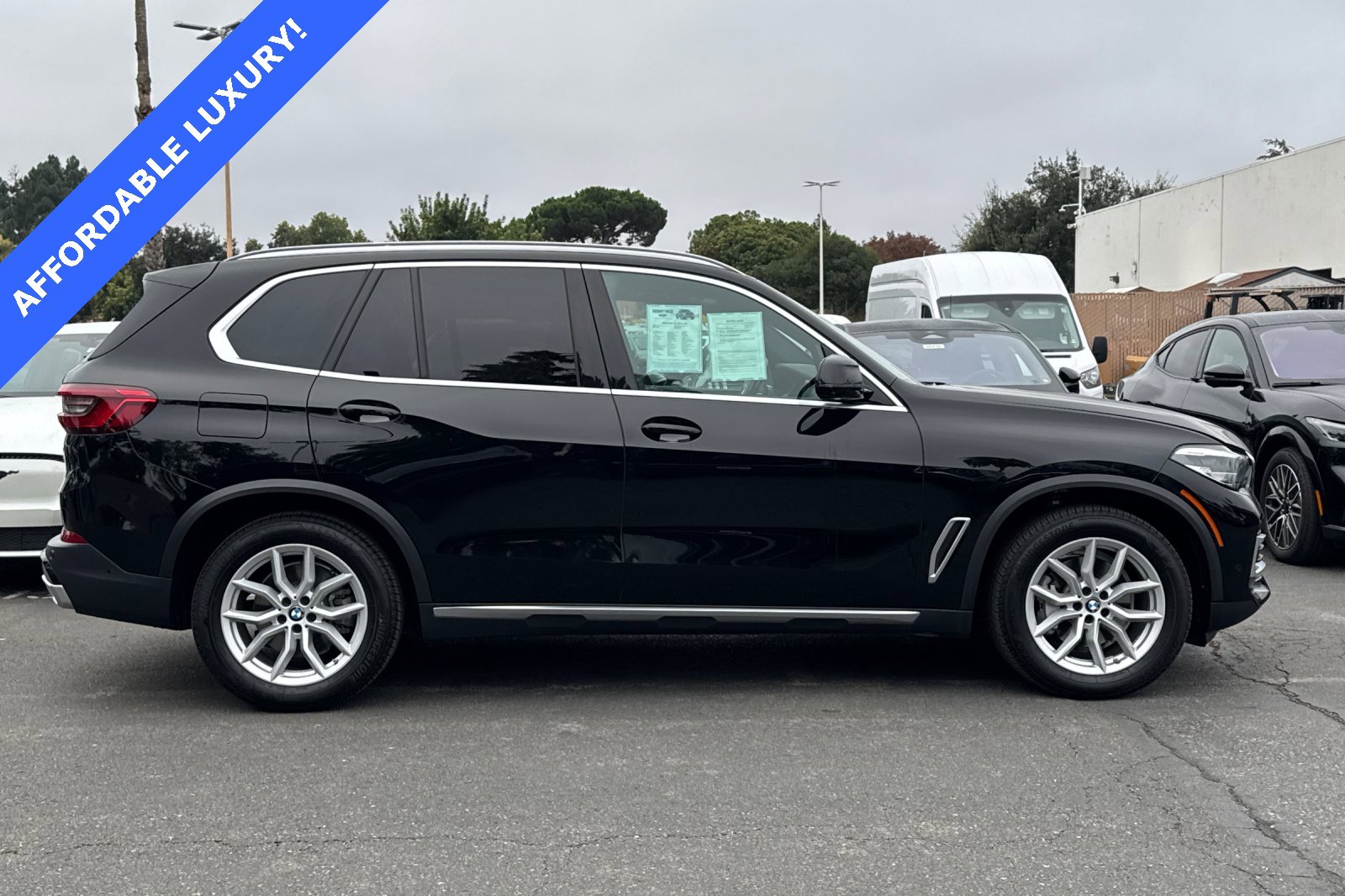 Used 2020 BMW X5 xDrive40i w/ Parking Assistance Package image 3