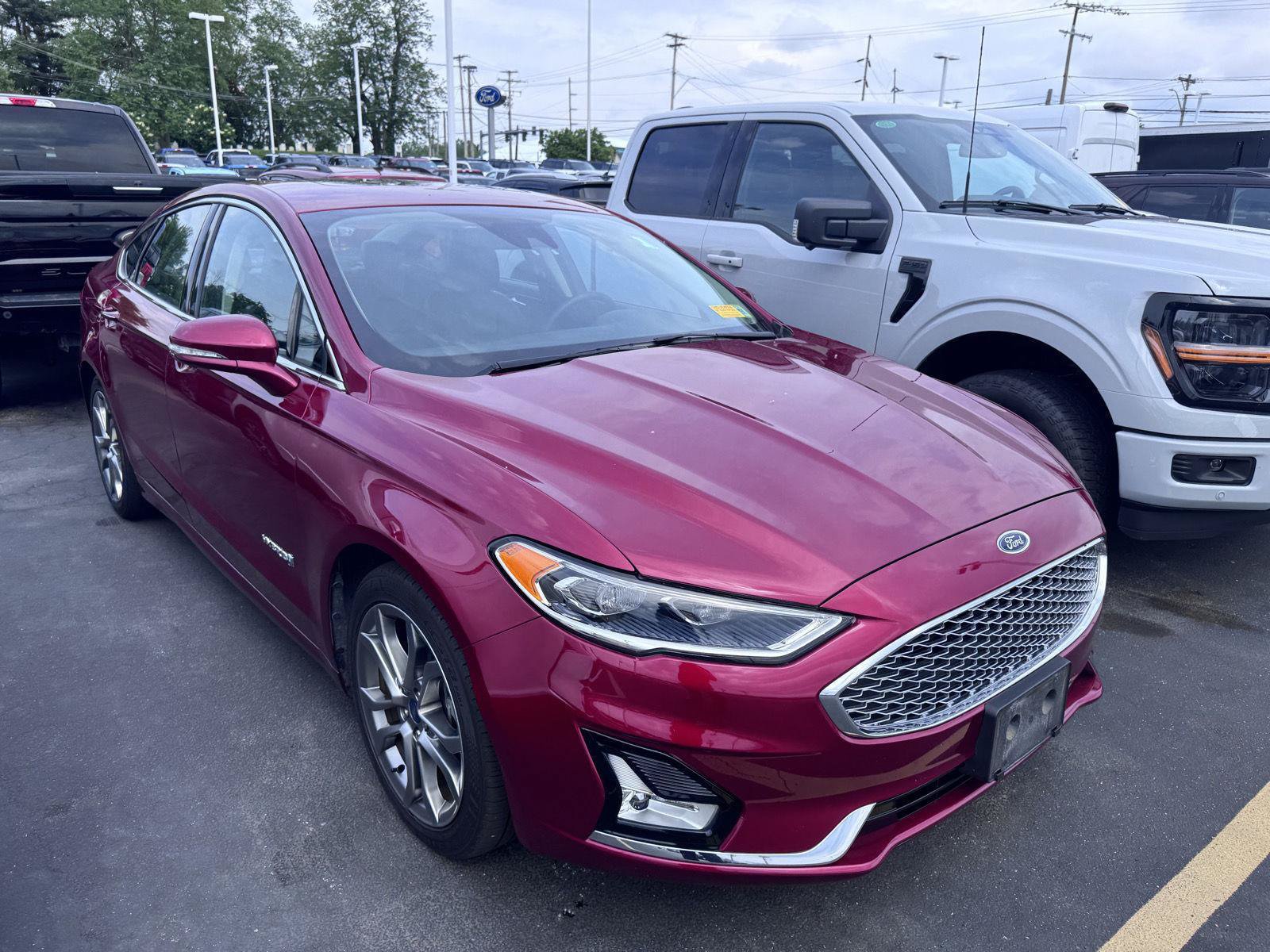 Used 2019 Ford Fusion Titanium FWD image 3