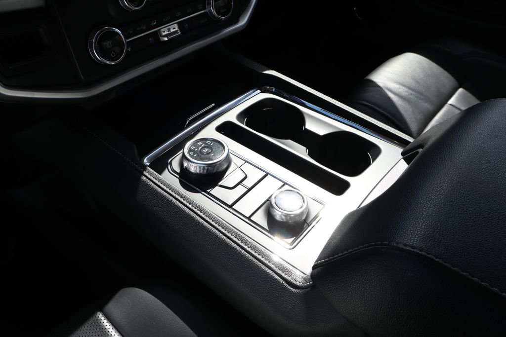 Used 2022 Ford Expedition Max XLT image 26