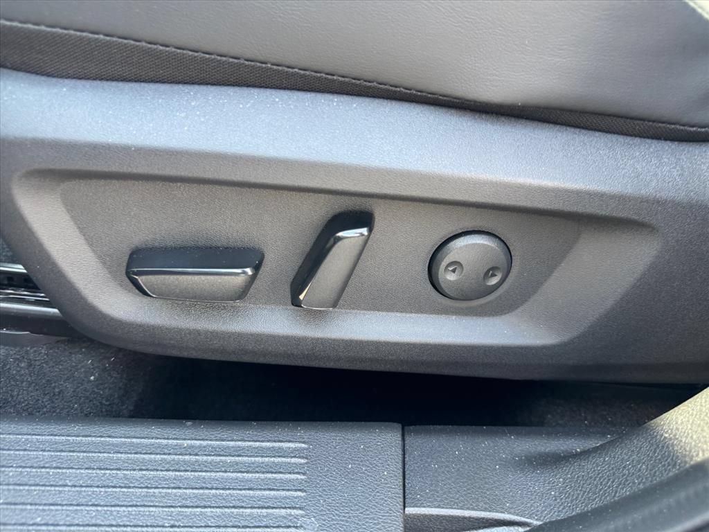 Certified 2026 Nissan Rogue Dark Armor FWD image 15