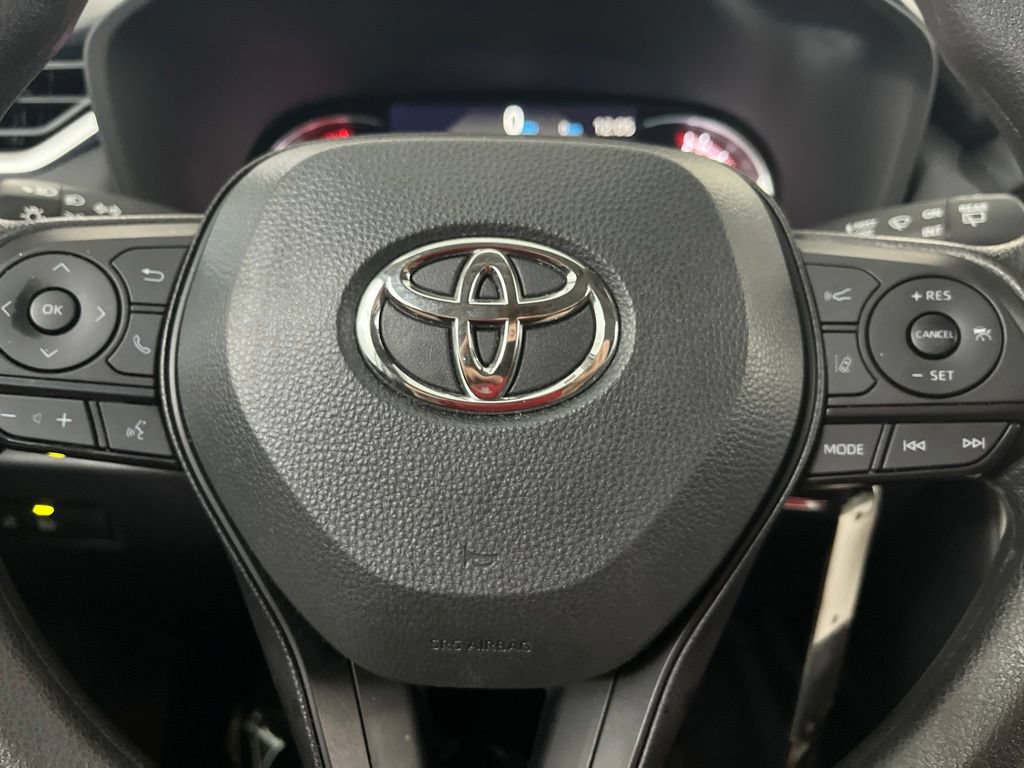 Used 2025 Toyota RAV4 LE AWD/4WD image 60