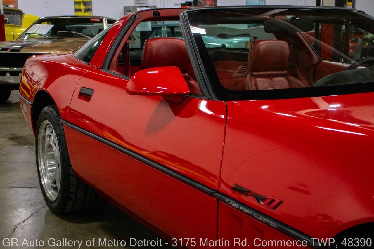 Used 1990 Chevrolet Corvette ZR-1 RWD image 25