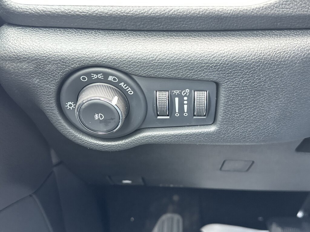 New 2026 Chrysler Pacifica Select image 15