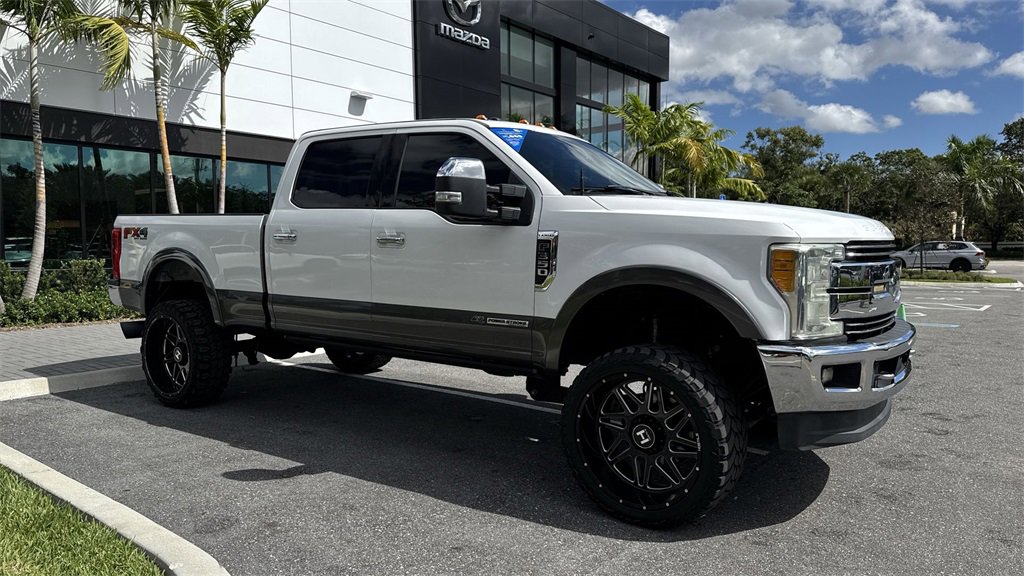 Used 2017 Ford F350 Lariat w/ Chrome Package image 7