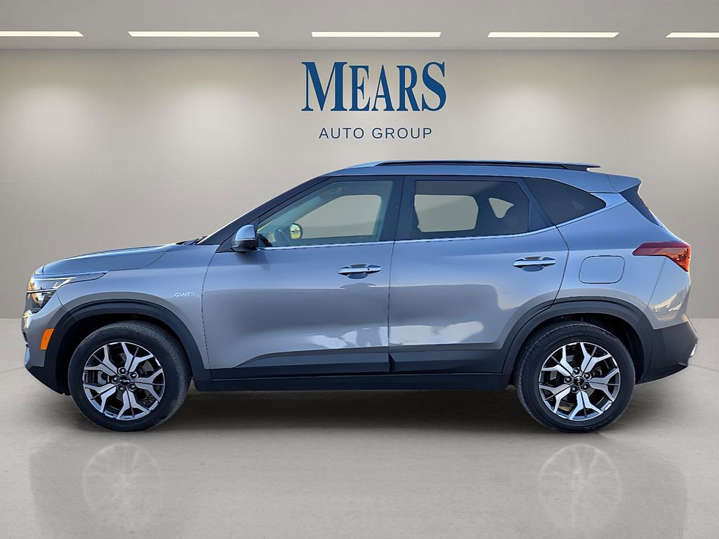 Used 2022 Kia Seltos EX image 2