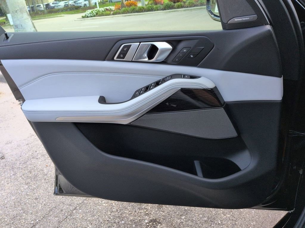 New 2026 BMW X5 xDrive40i w/ Executive Package image 31