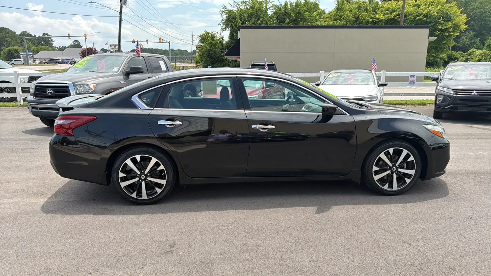 Used 2018 Nissan Altima 2.5 SR FWD image 7