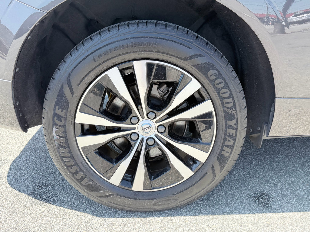 Used 2023 Volvo XC60 B5 Core FWD image 36
