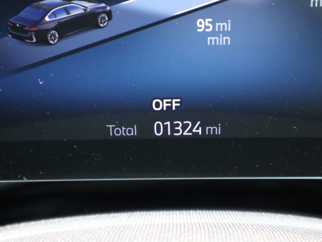 Certified 2025 BMW i5 xDrive40 w/ Premium Package image 33