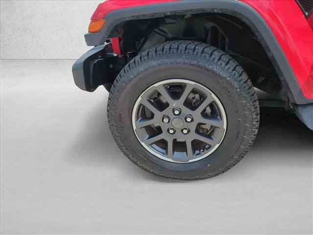 Used 2020 Jeep Gladiator Overland w/ Safety Group AWD/4WD image 23