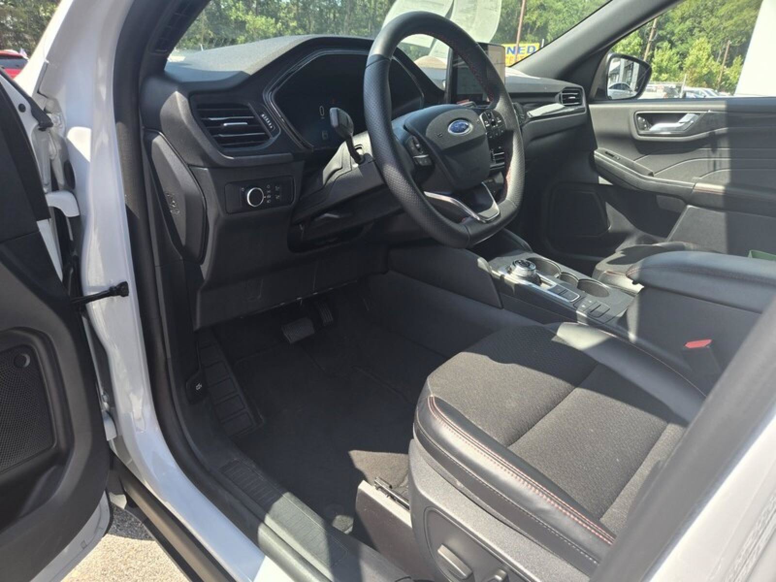 Used 2026 Ford Escape ST-Line AWD/4WD image 17