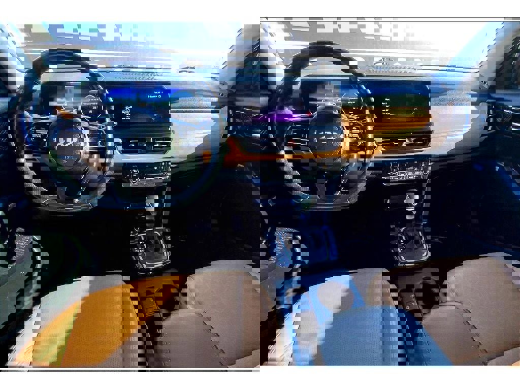 Used 2024 Kia Seltos SX w/ SX Sunroof Package image 17