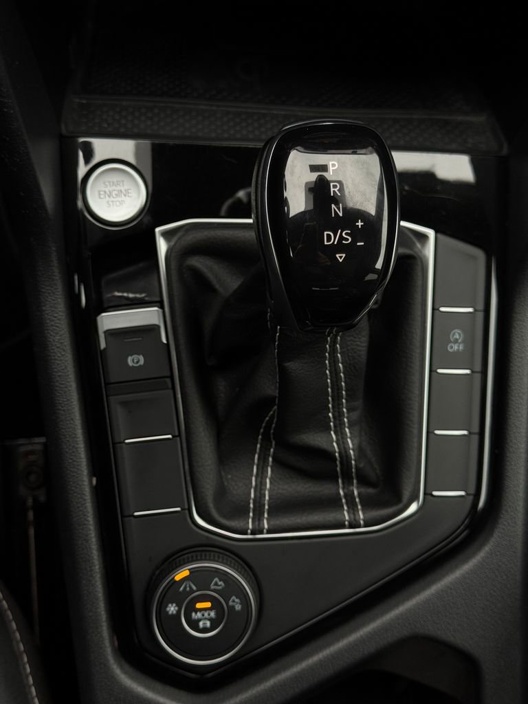 Used 2023 Volkswagen Taos SE w/ Panoramic Sunroof Package AWD/4WD image 22