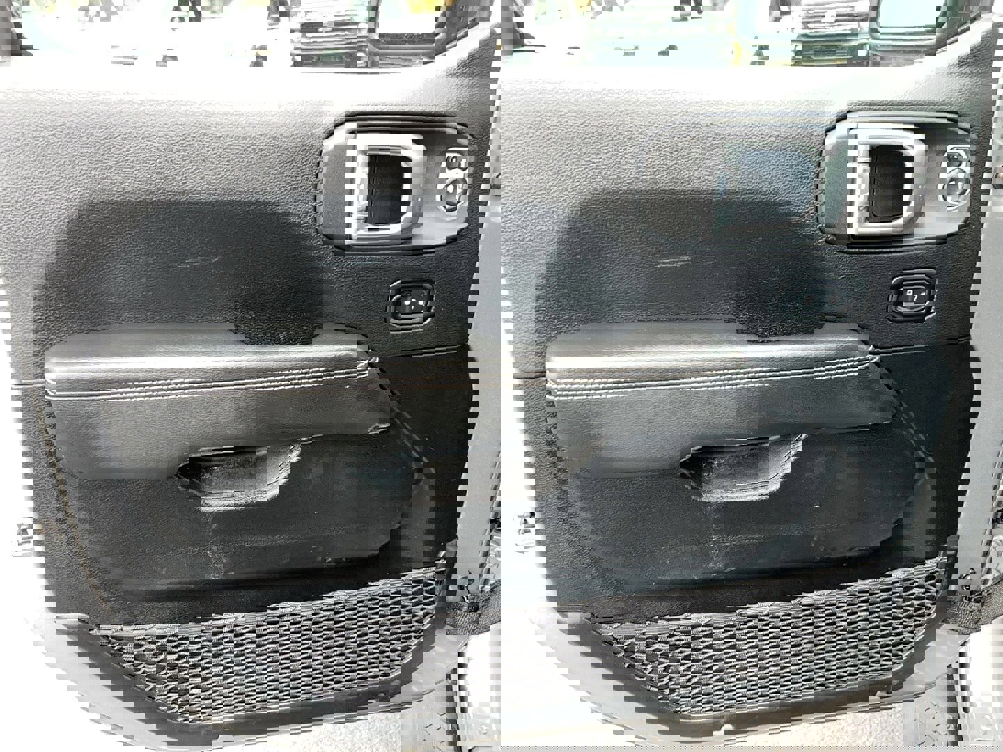 Used 2021 Jeep Wrangler Unlimited Sahara w/ Cold Weather Group image 13