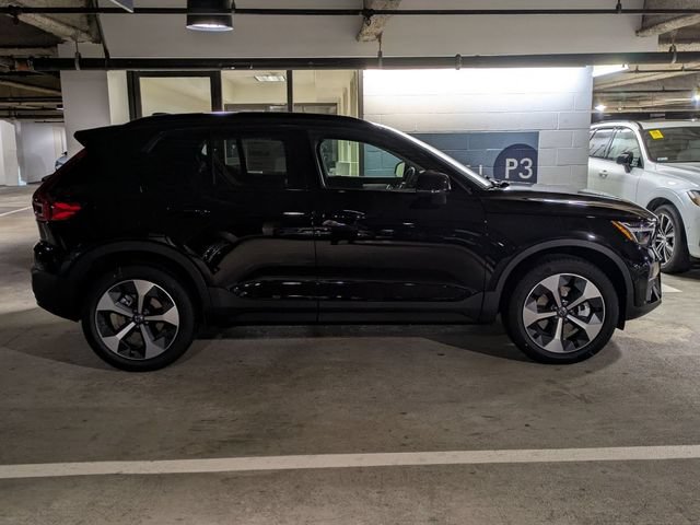New 2026 Volvo XC40 B4 Core w/ Protection Package FWD image 2