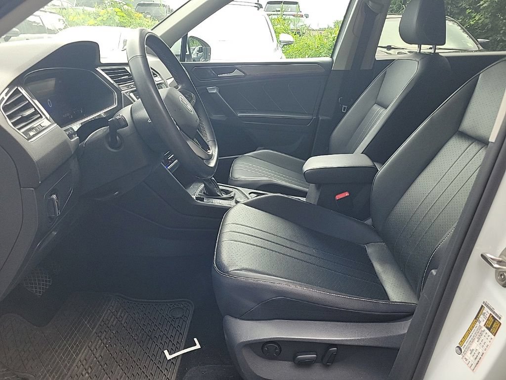 Used 2022 Volkswagen Tiguan SE AWD/4WD image 14