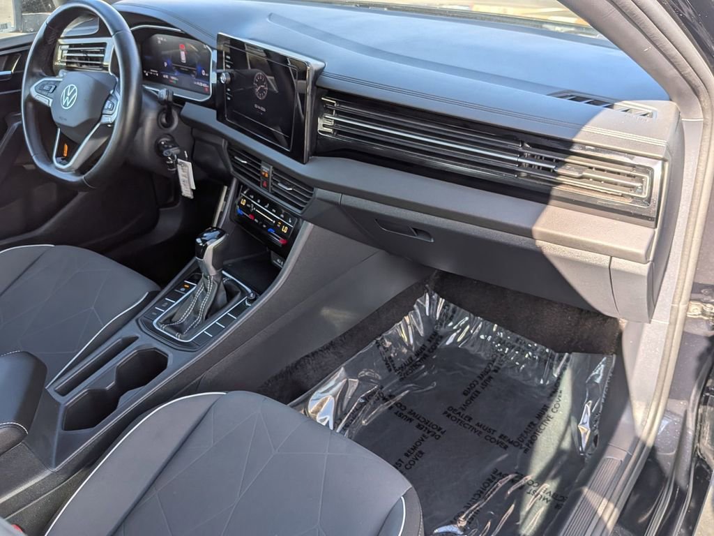 Used 2025 Volkswagen Jetta Sport image 31